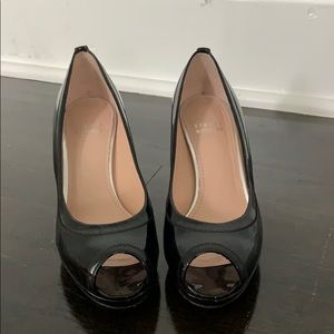 Stuart Weitzman Black Keyhole Heel Black